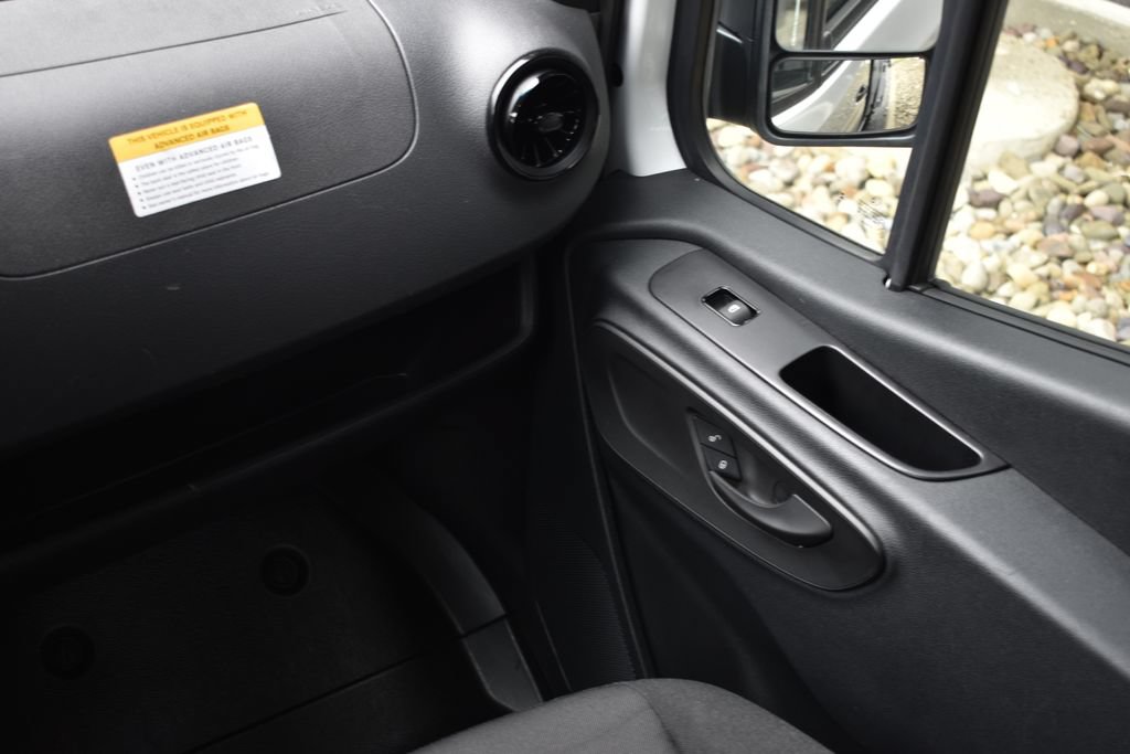 Used 2024 Mercedes-Benz Sprinter 2500 image 8