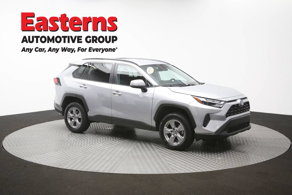 Used 2024 Toyota RAV4 XLE AWD/4WD image 46