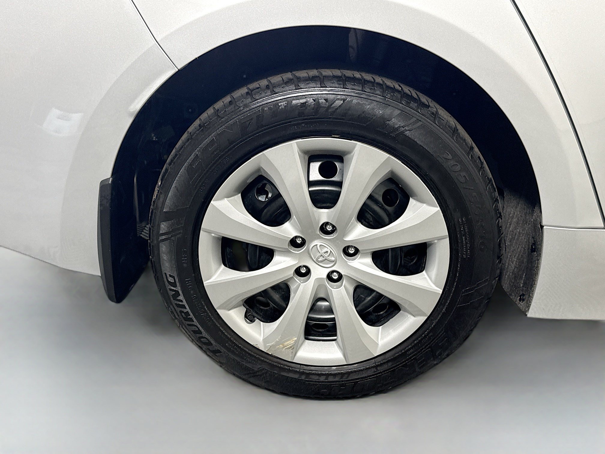Used 2026 Toyota Corolla LE FWD image 32