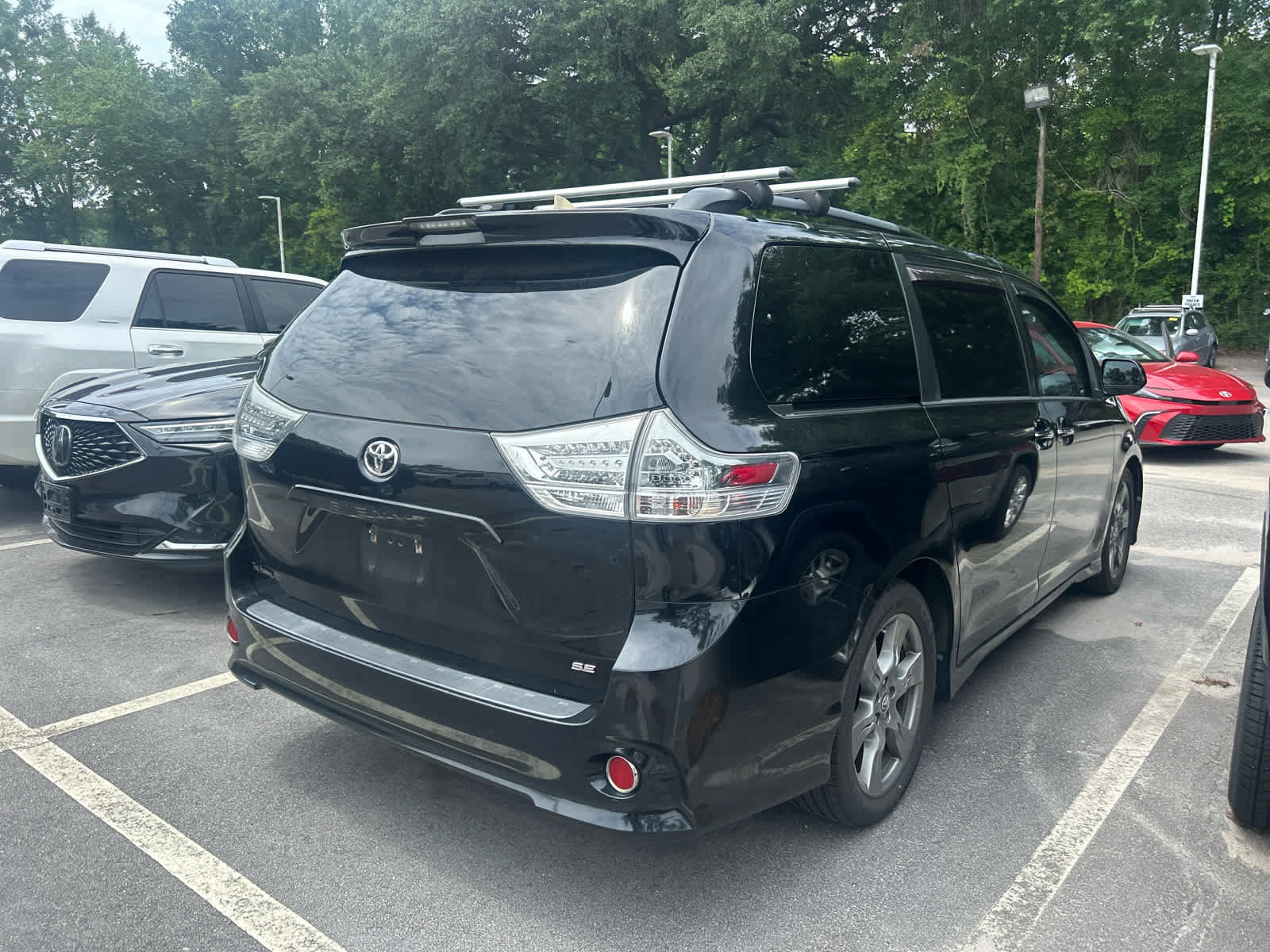 Used 2018 Toyota Sienna SE Premium FWD image 5