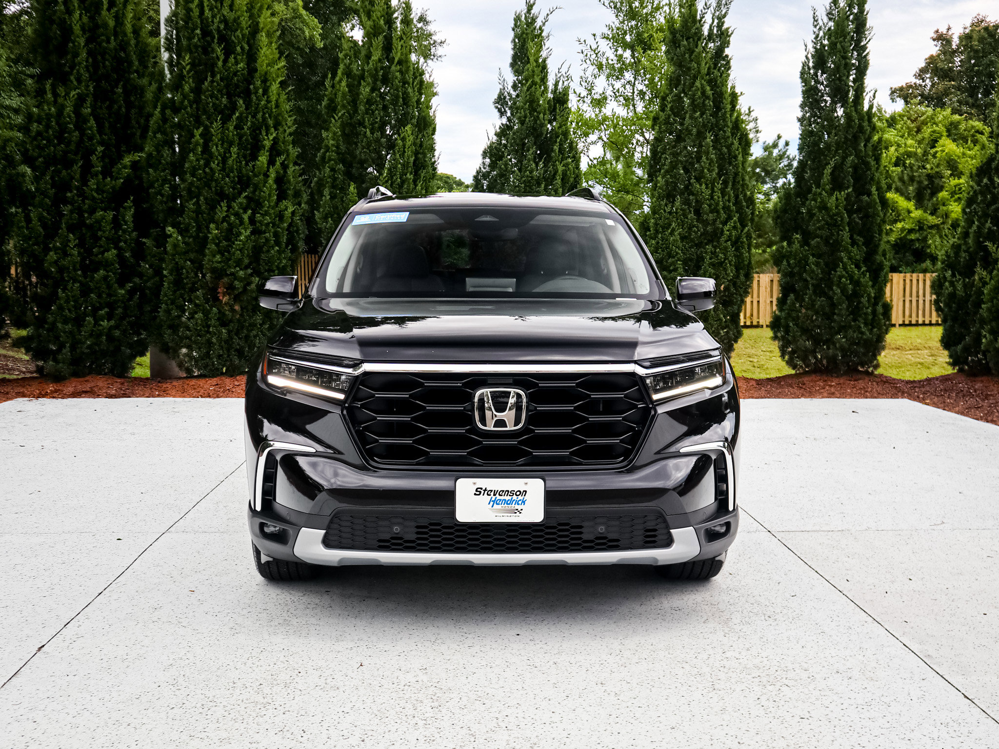 Used 2025 Honda Pilot Touring image 3