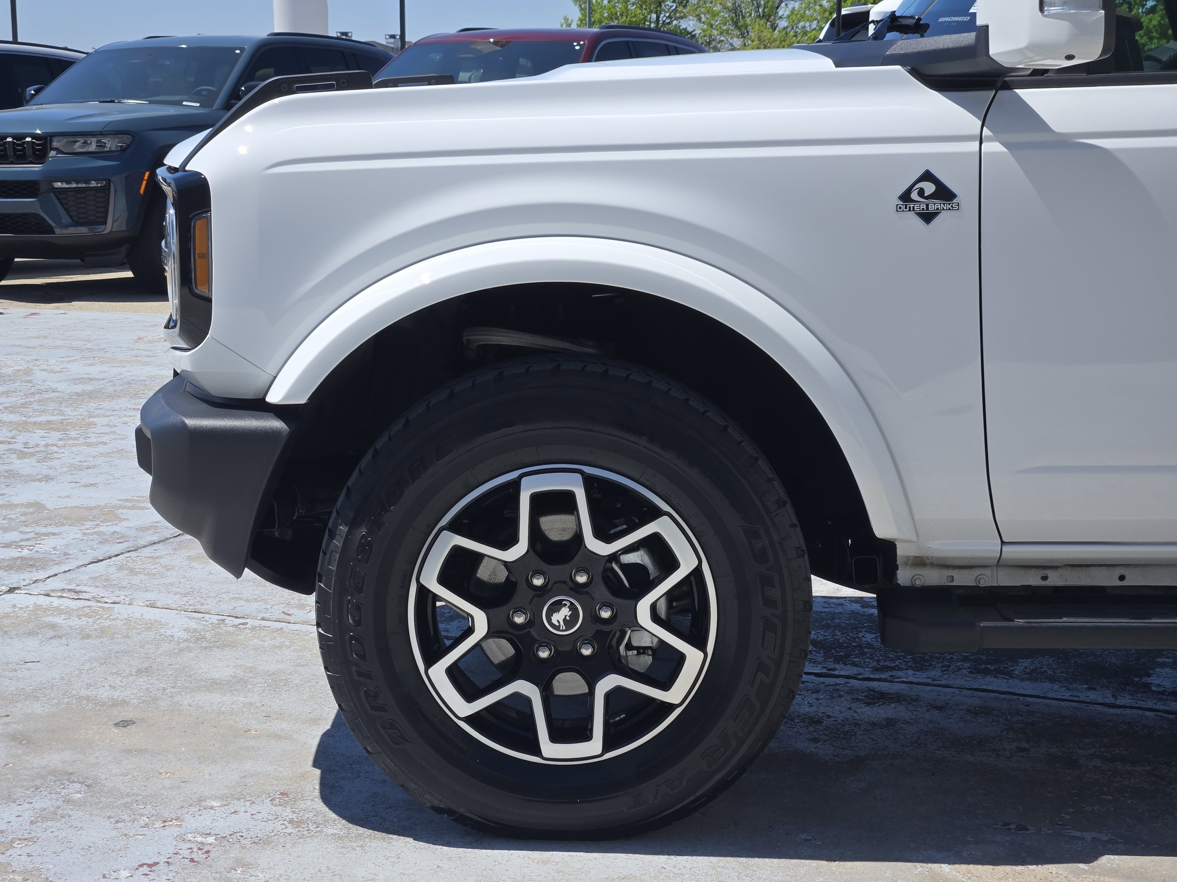 Used 2024 Ford Bronco Outer Banks image 9