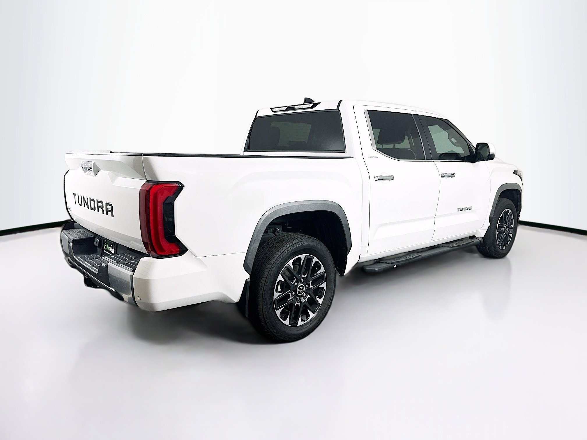 Used 2024 Toyota Tundra Limited w/ Power Package AWD/4WD image 9