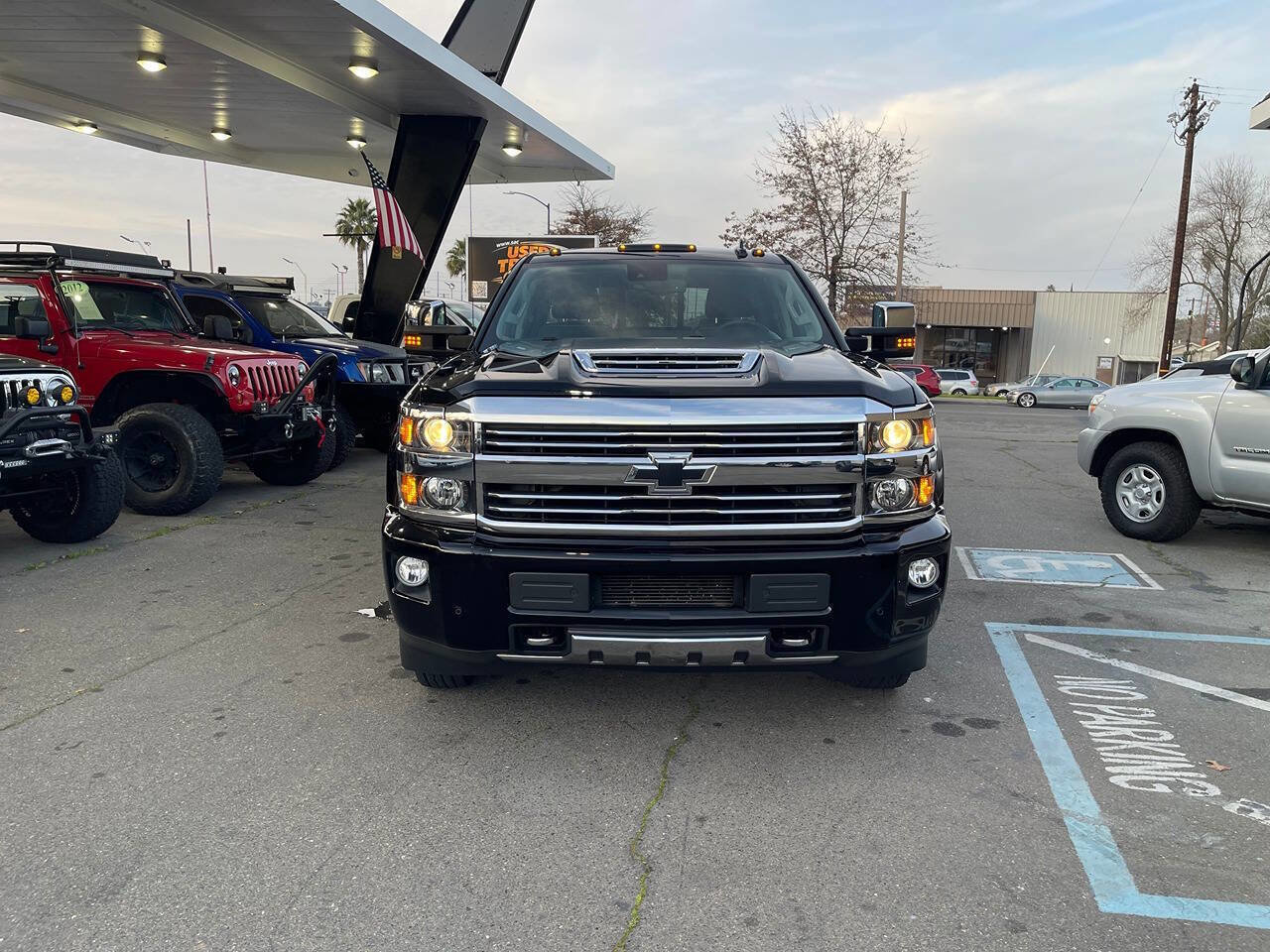 Used 2017 Chevrolet Silverado 3500 High Country w/ Duramax Plus Package image 7