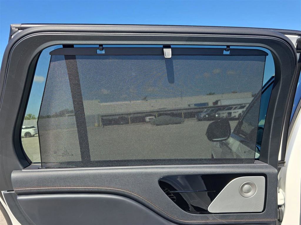 Used 2025 Lincoln Aviator Black Label image 12