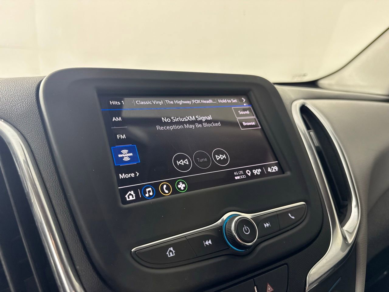 Used 2022 Chevrolet Equinox LS image 17