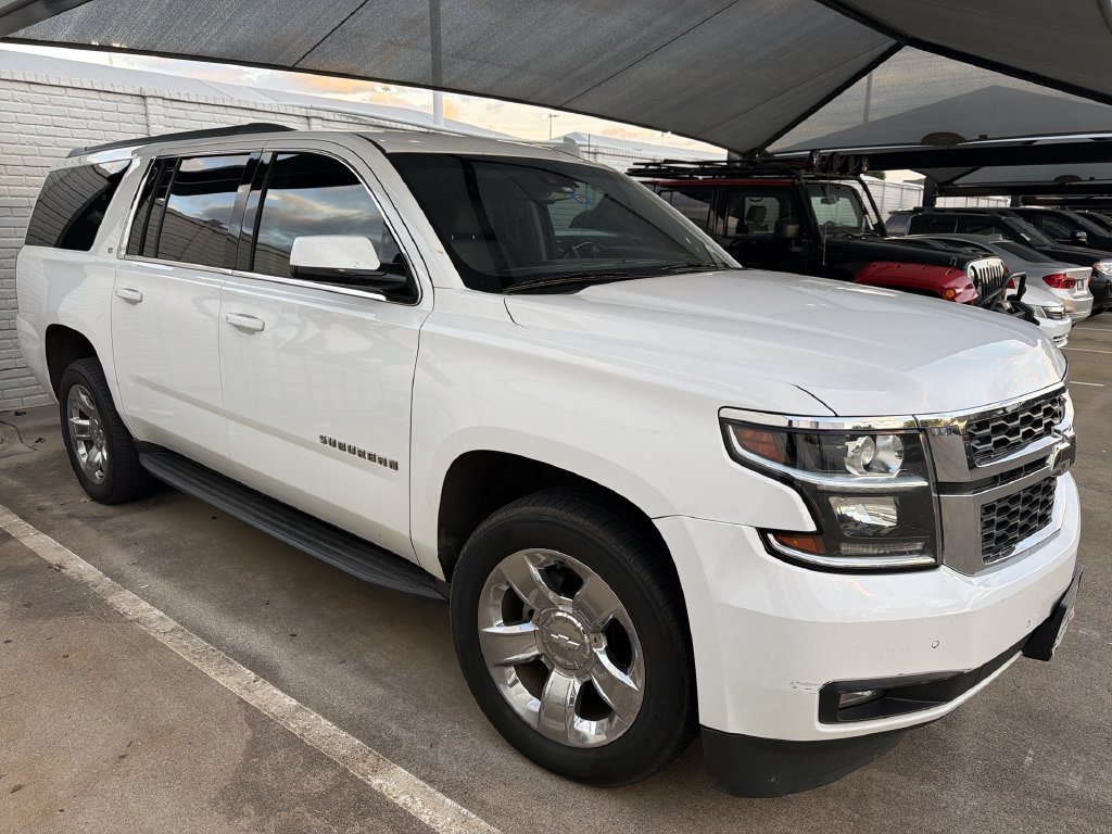 Used 2018 Chevrolet Suburban LT RWD image 2