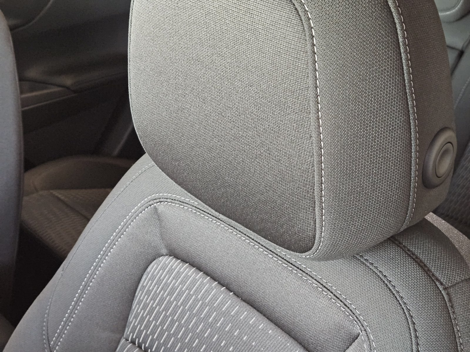 New 2027 Chevrolet Equinox LT w/ Safety and Technology Package FWD image 16