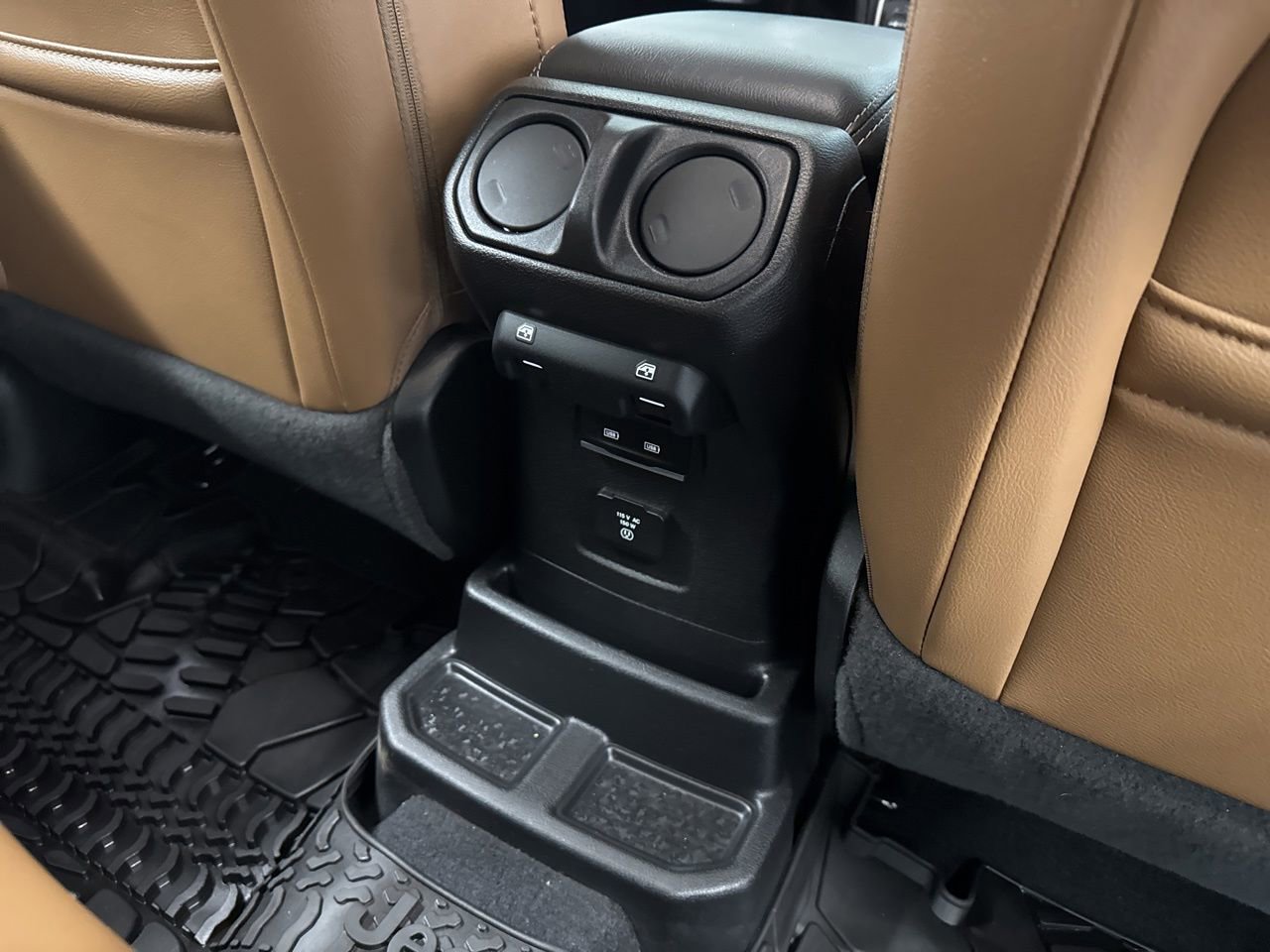 Used 2021 Jeep Wrangler Unlimited Sahara w/ LED Lighting Group AWD/4WD image 50
