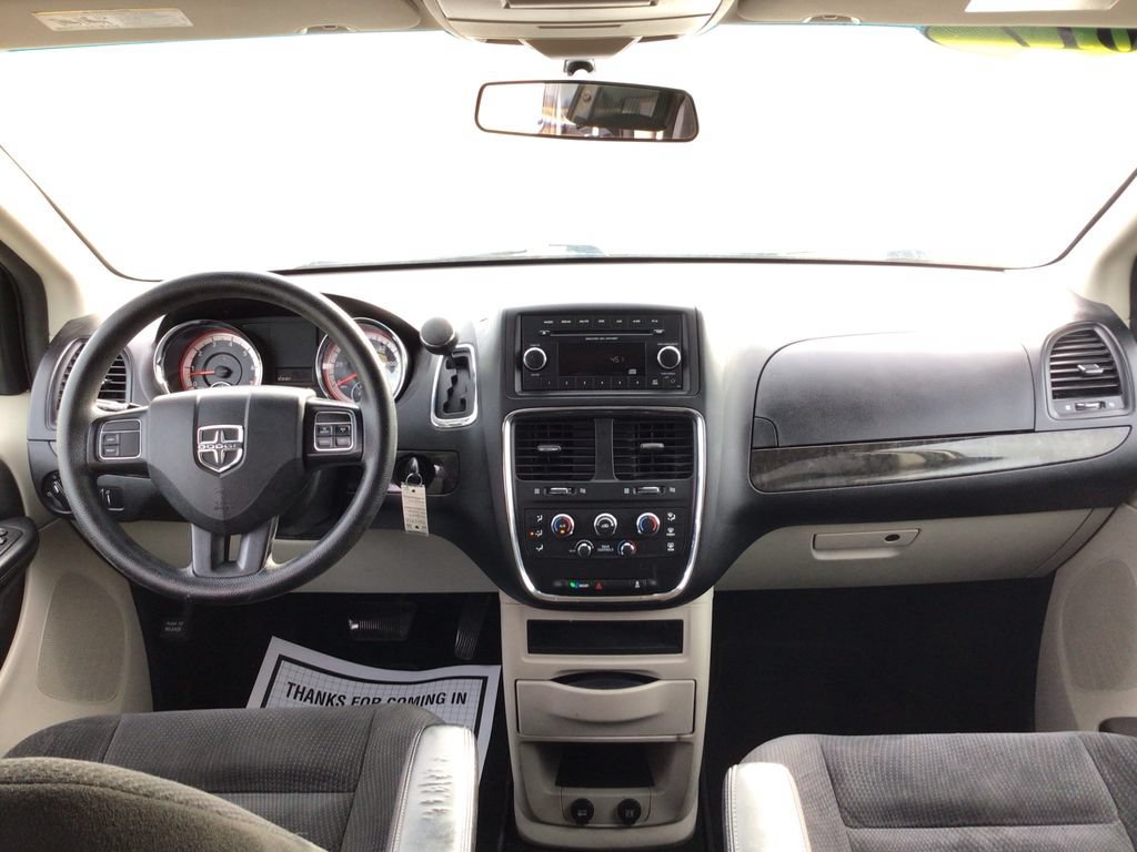 Used 2017 Dodge Grand Caravan SE FWD image 23