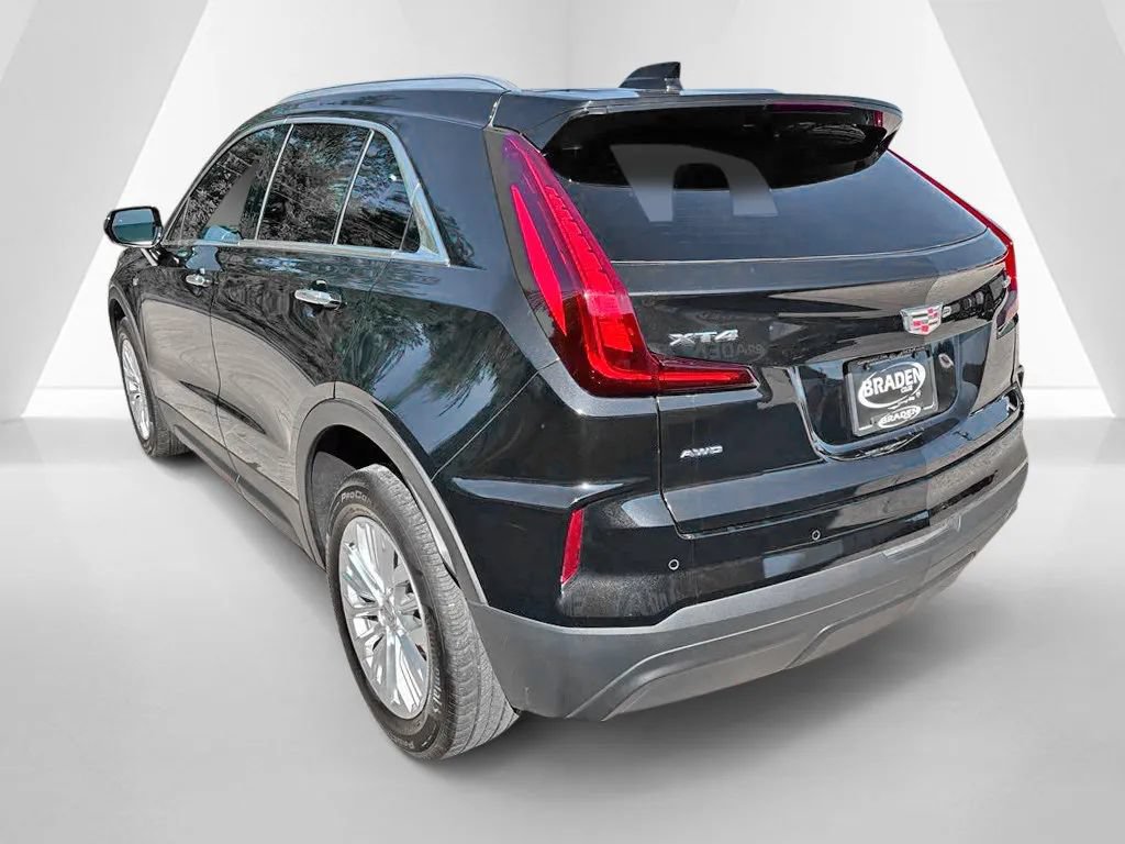 Used 2024 Cadillac XT4 Luxury w/ Cold Weather Package AWD/4WD image 5