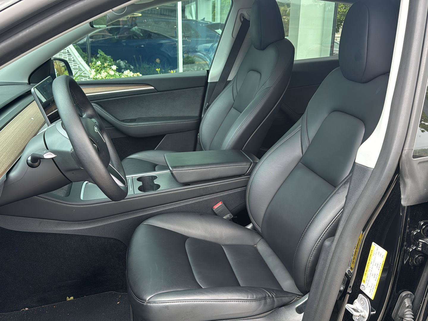 Used 2024 Tesla Model Y Performance image 12