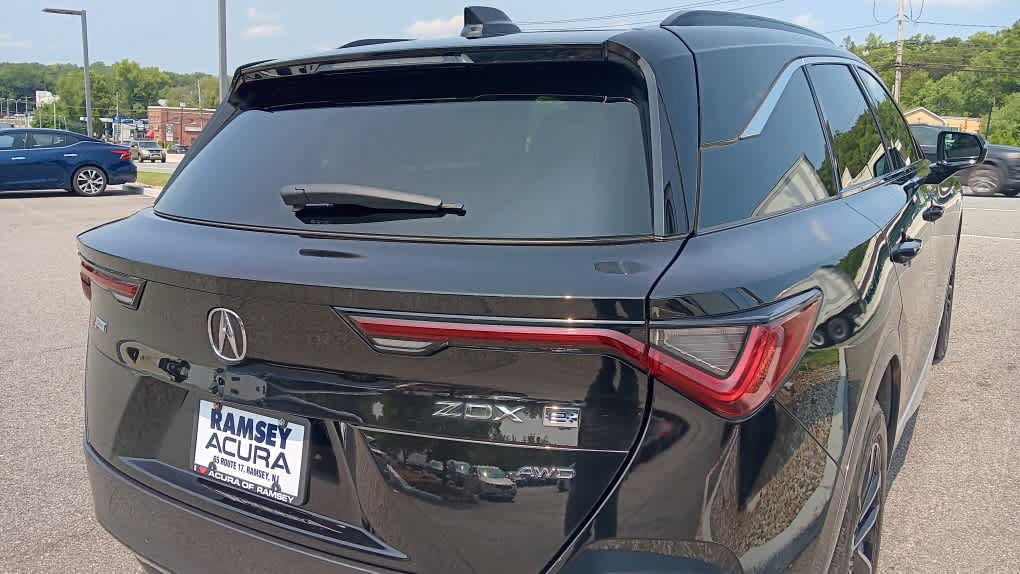 Used 2024 Acura ZDX A-Spec AWD/4WD image 5