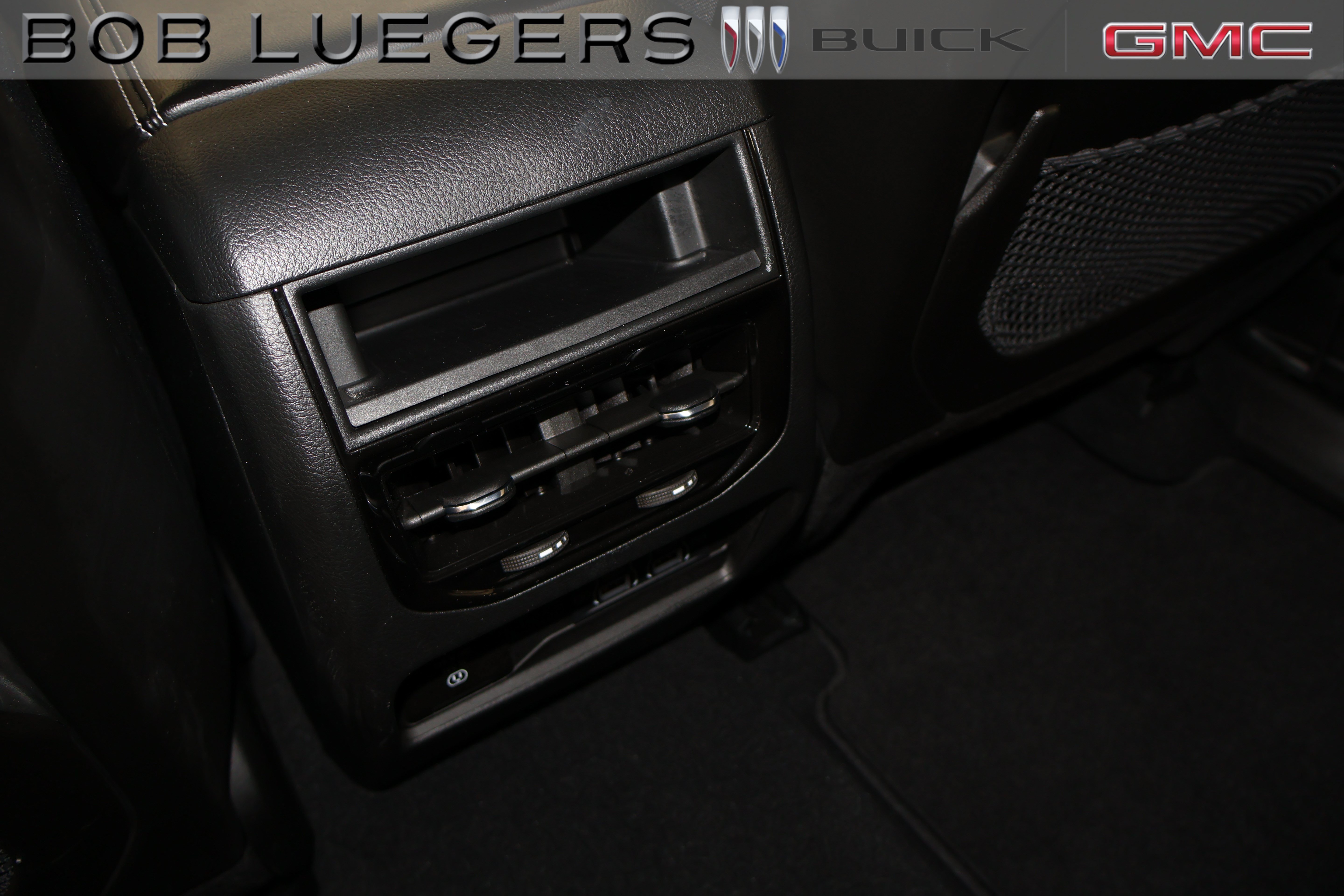 Used 2023 Jeep Grand Cherokee Altitude AWD/4WD image 13