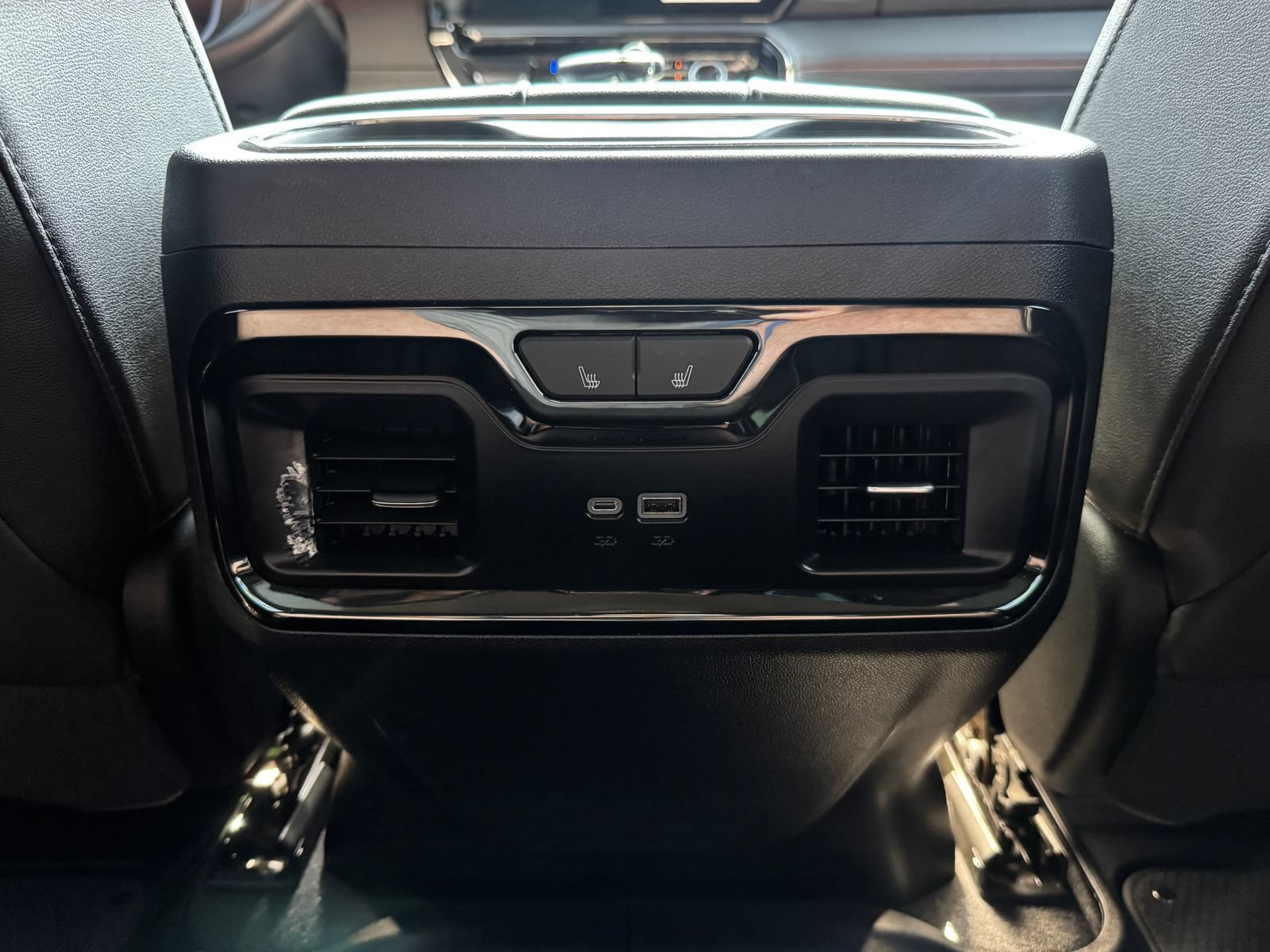 Used 2023 GMC Sierra 1500 AT4 w/ Technology Package AWD/4WD image 33