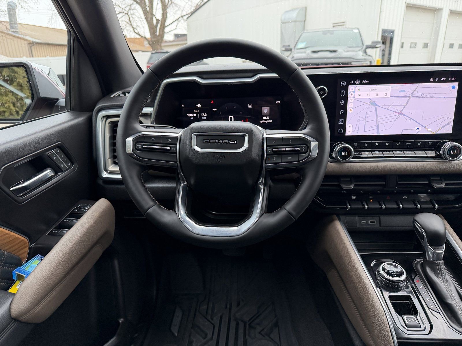 Used 2025 GMC Canyon Denali image 13