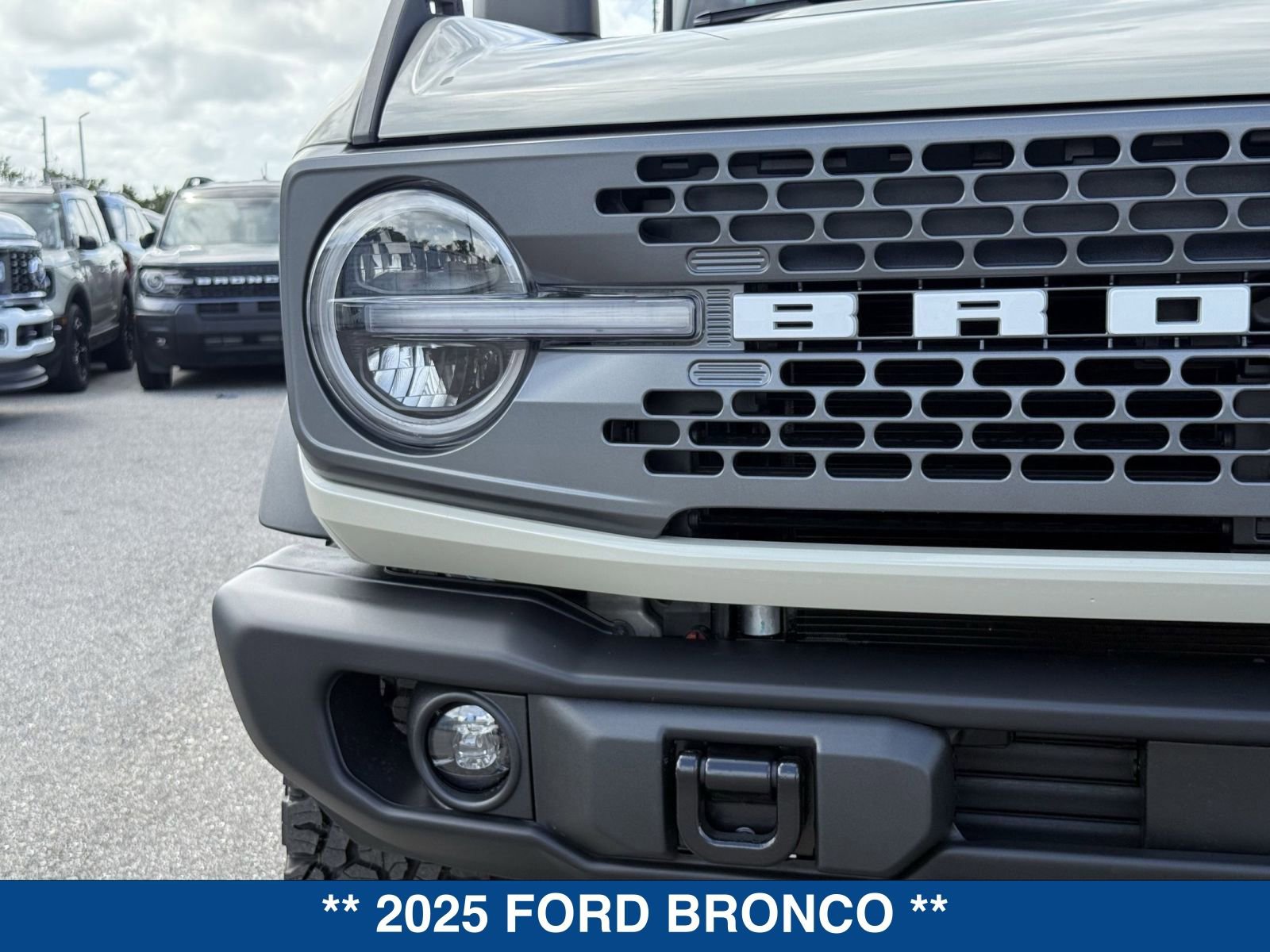 New 2025 Ford Bronco Badlands AWD/4WD image 10