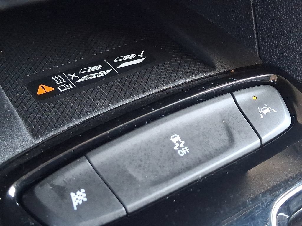 Certified 2023 Chevrolet Bolt LT w/ Infotainment Package FWD image 26