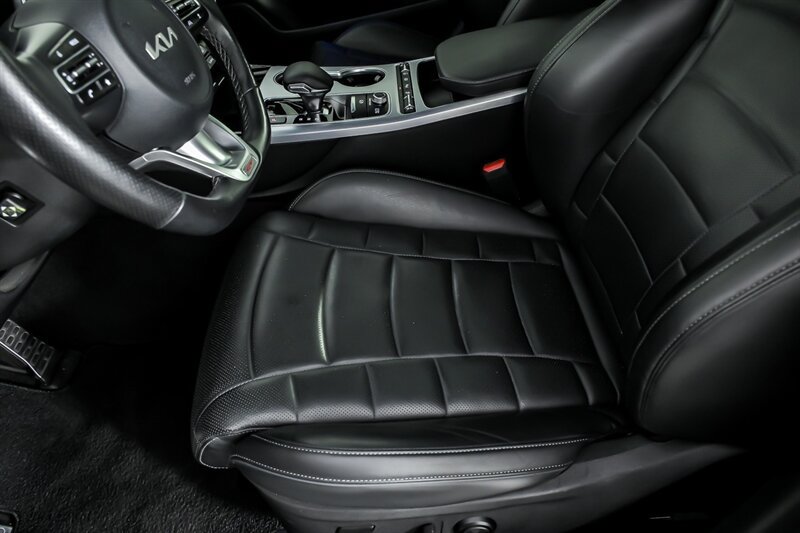 Used 2022 Kia Stinger GT2 AWD/4WD image 21