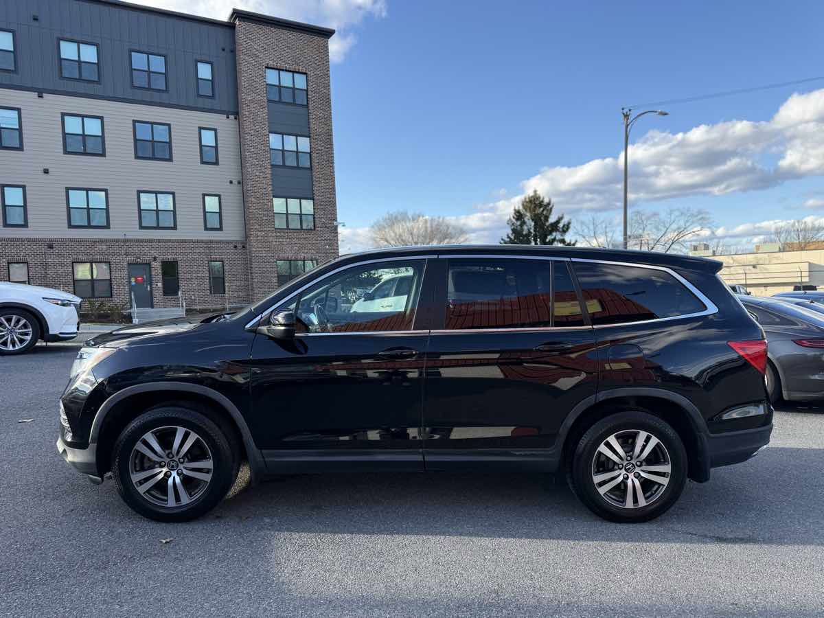 Used 2017 Honda Pilot EX-L image 4