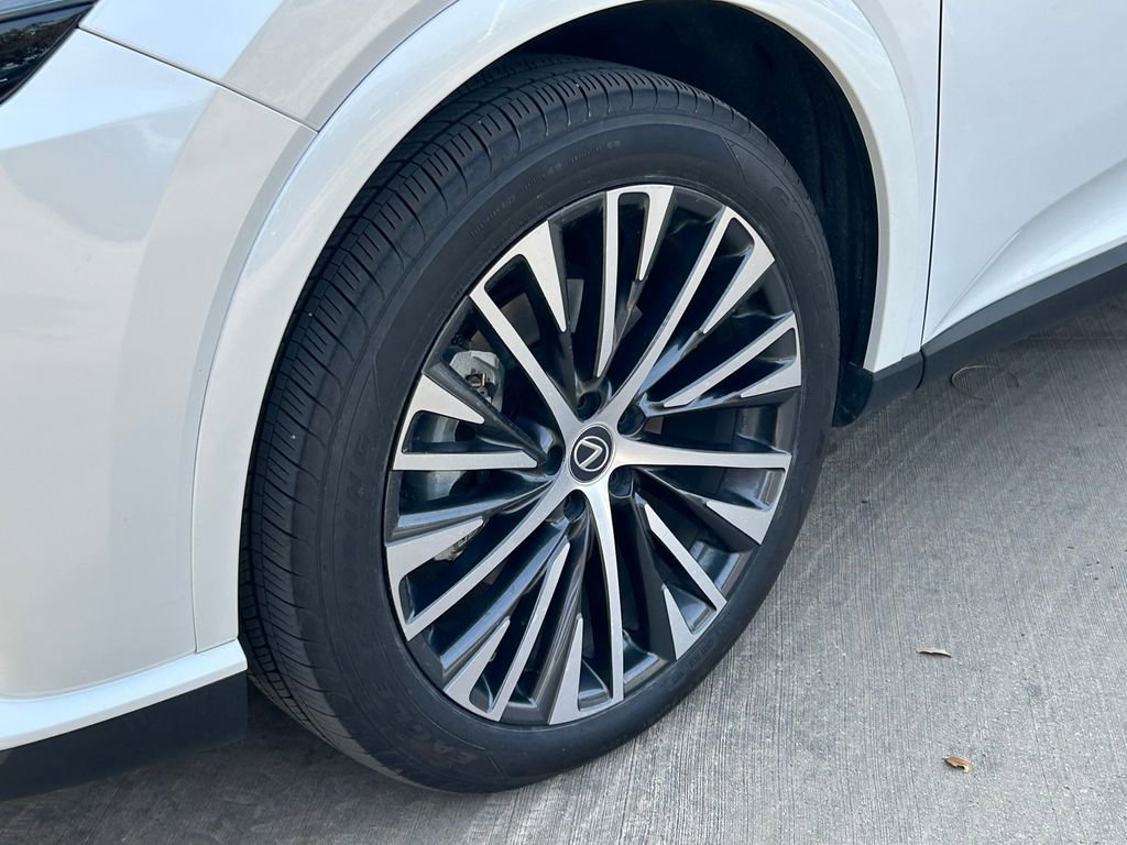 Used 2023 Lexus RX 350 w/ Accessory Package (P3) image 9