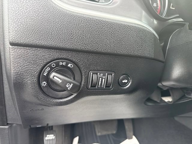 Certified 2022 Dodge Charger SXT AWD/4WD image 11