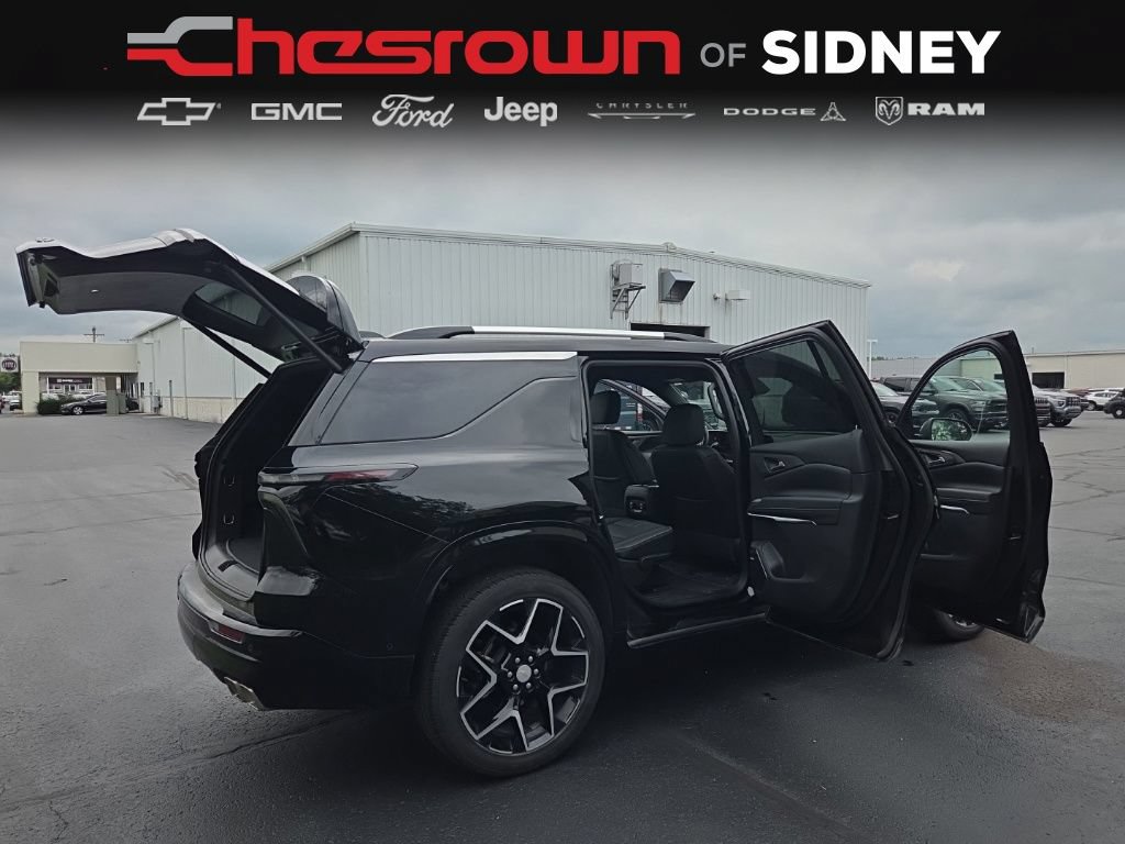 Used 2026 Chevrolet Traverse High Country w/ LPO, Floor Liner Package AWD/4WD image 15