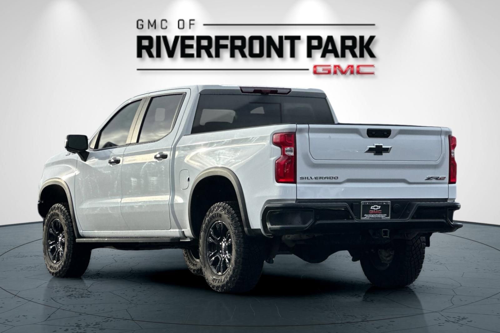 Used 2025 Chevrolet Silverado 1500 ZR2 w/ Technology Package image 5