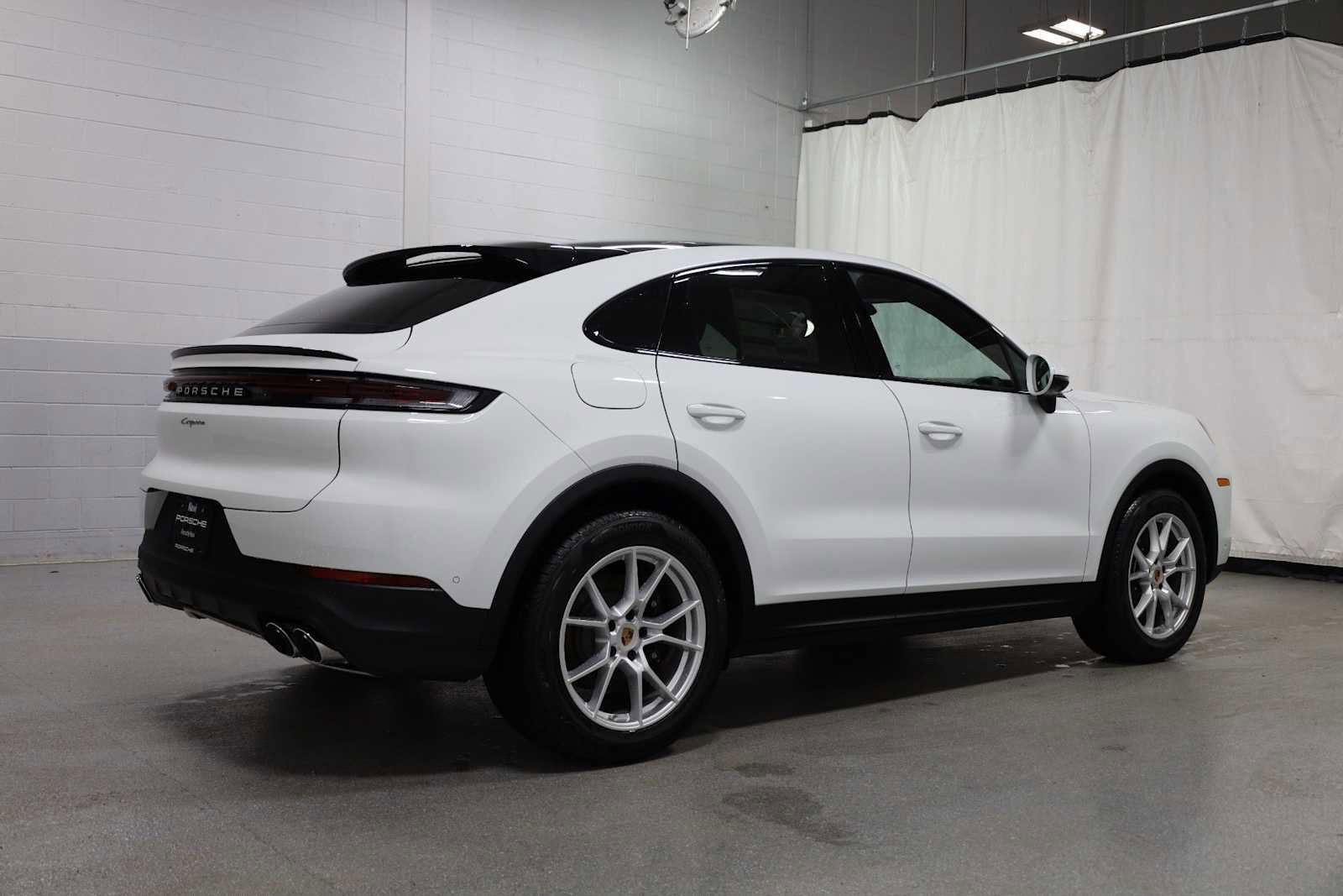 New 2026 Porsche Cayenne Coupe AWD/4WD image 9