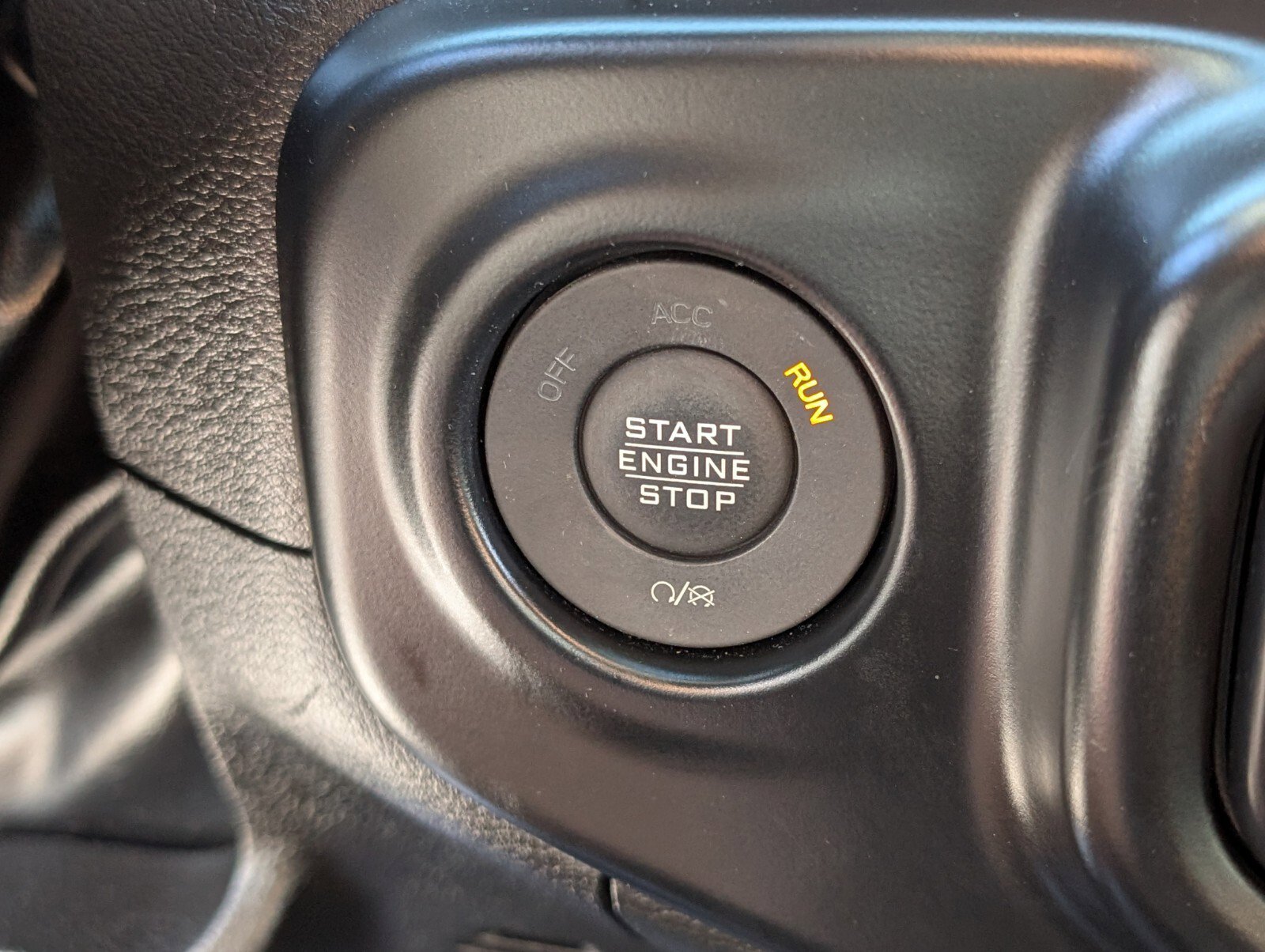 Used 2023 Jeep Wrangler Sahara w/ Cold Weather Group image 32