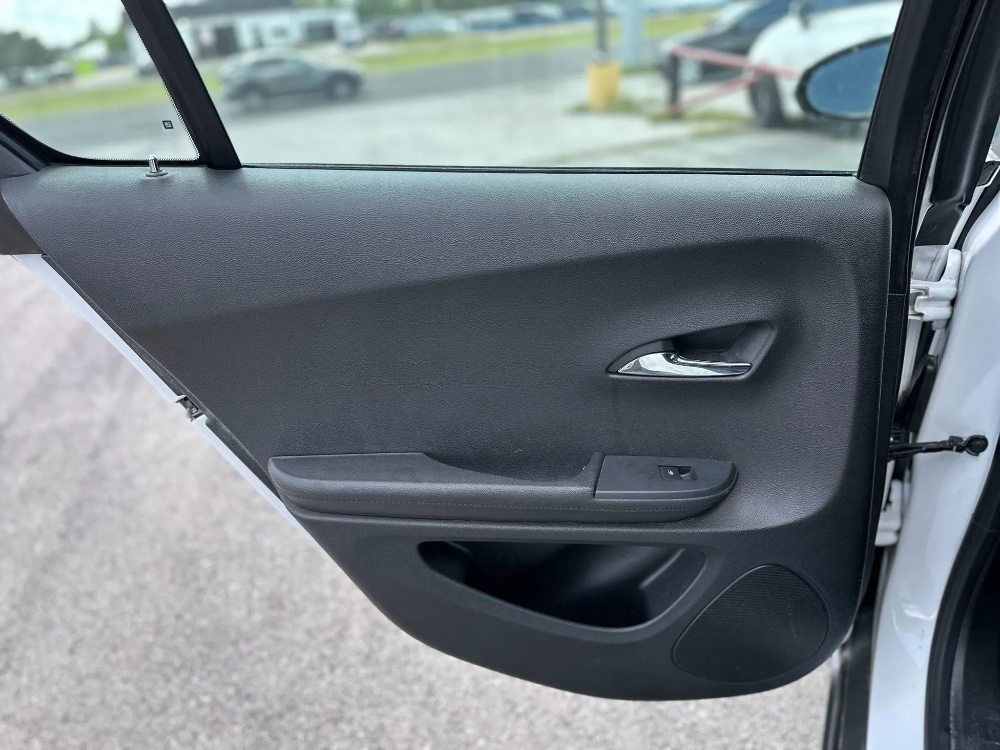 Used 2014 Chevrolet Volt FWD image 20