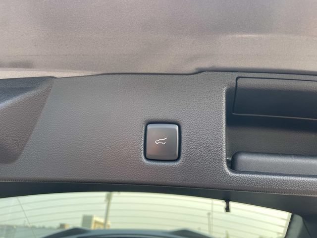 Used 2025 Ford Escape ST-Line Select AWD/4WD image 8