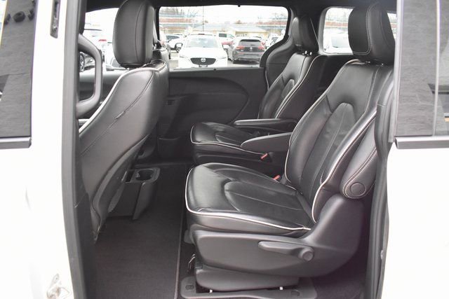 Used 2021 Chrysler Pacifica Limited w/ S Appearance Package image 37