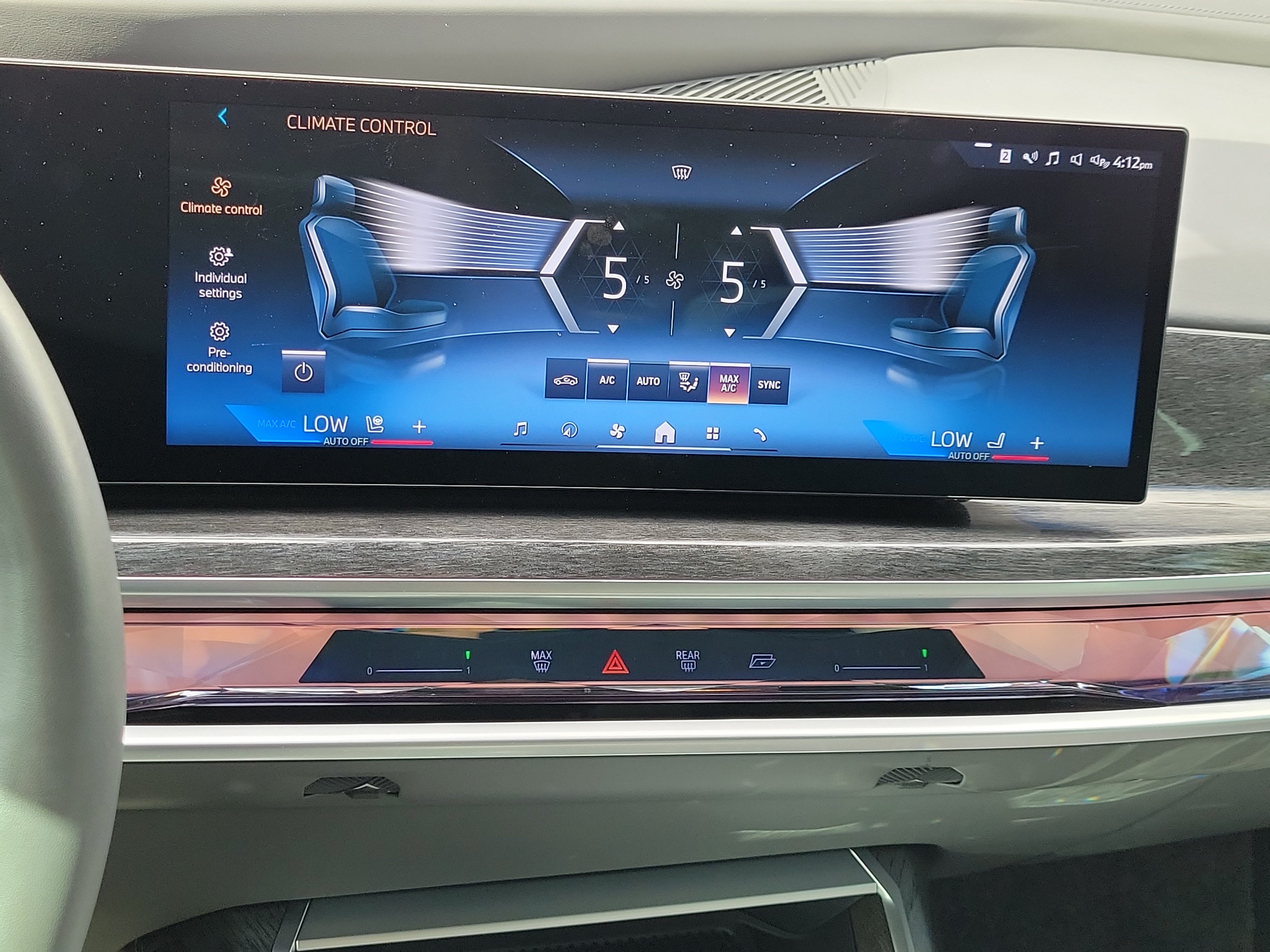 Certified 2024 BMW i7 xDrive60 AWD/4WD image 21