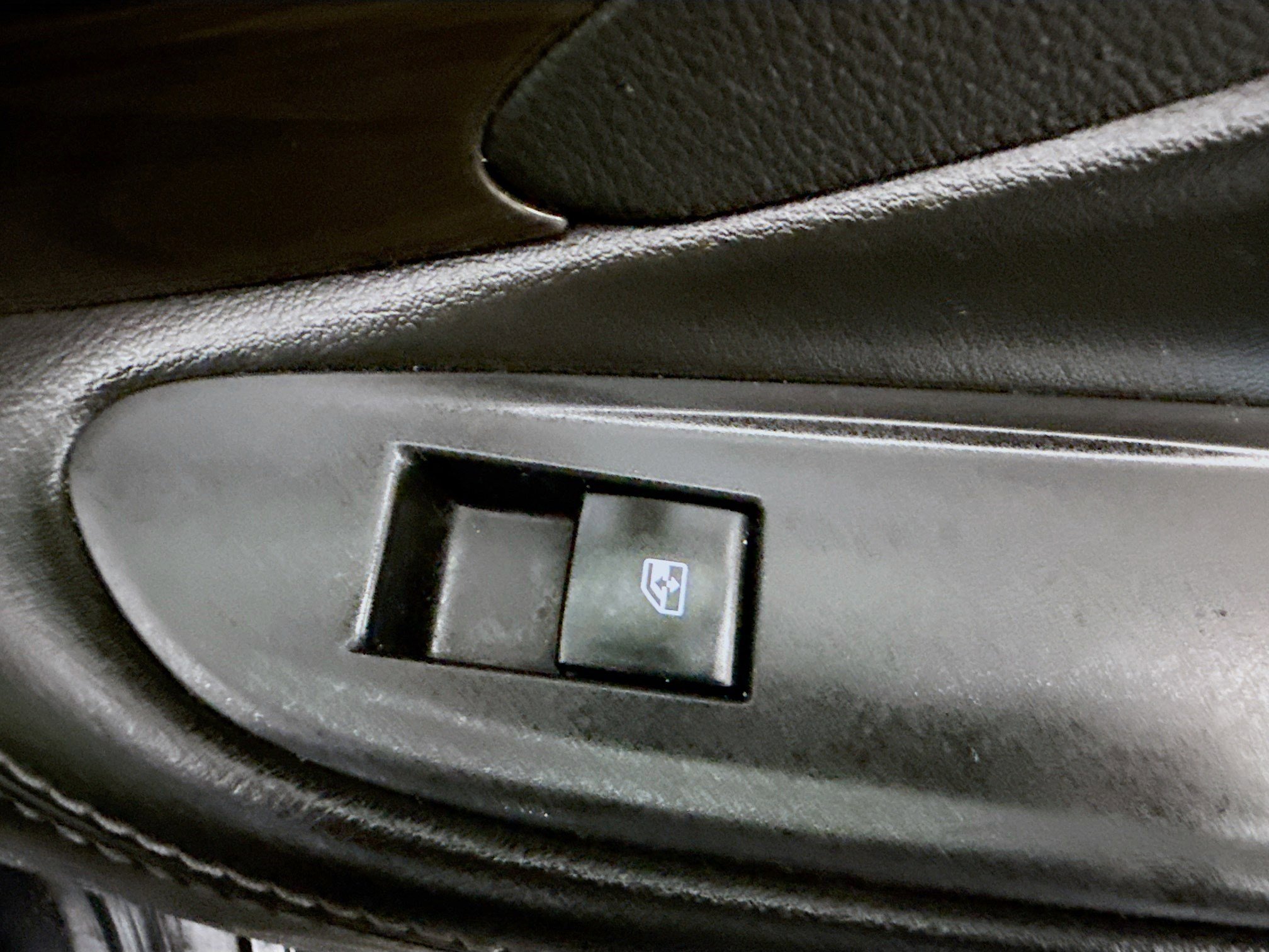 Used 2019 Buick Envision Essence image 31