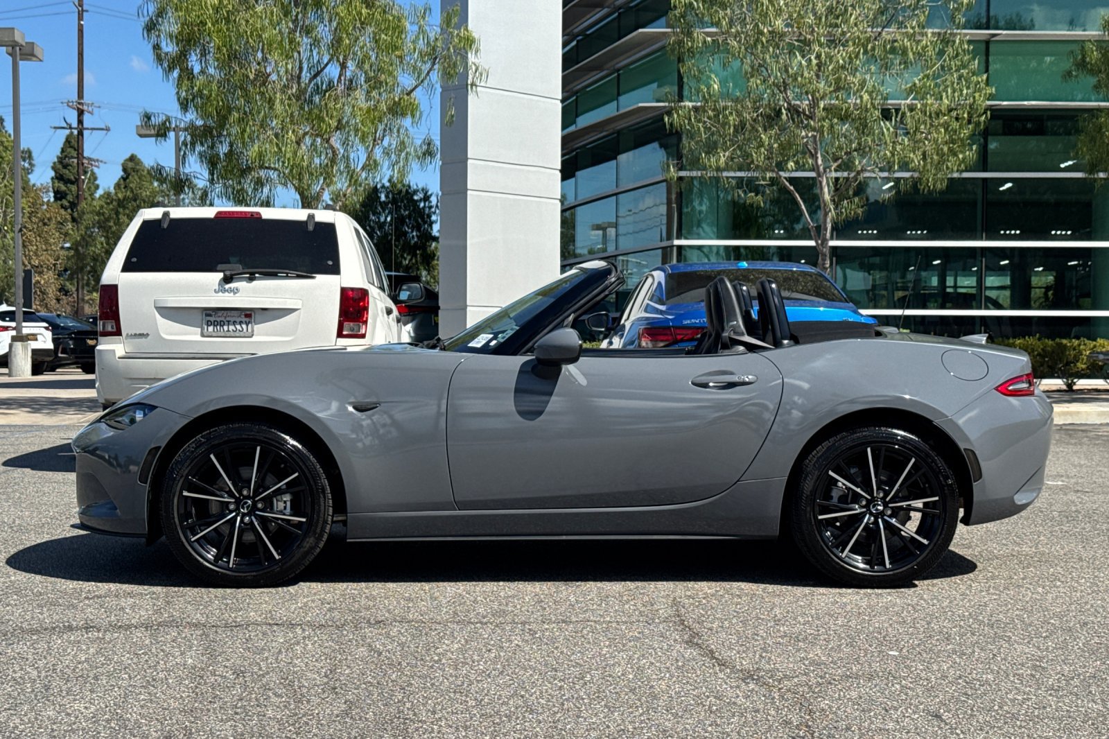 Used 2025 MAZDA MX-5 Miata Grand Touring RWD image 7