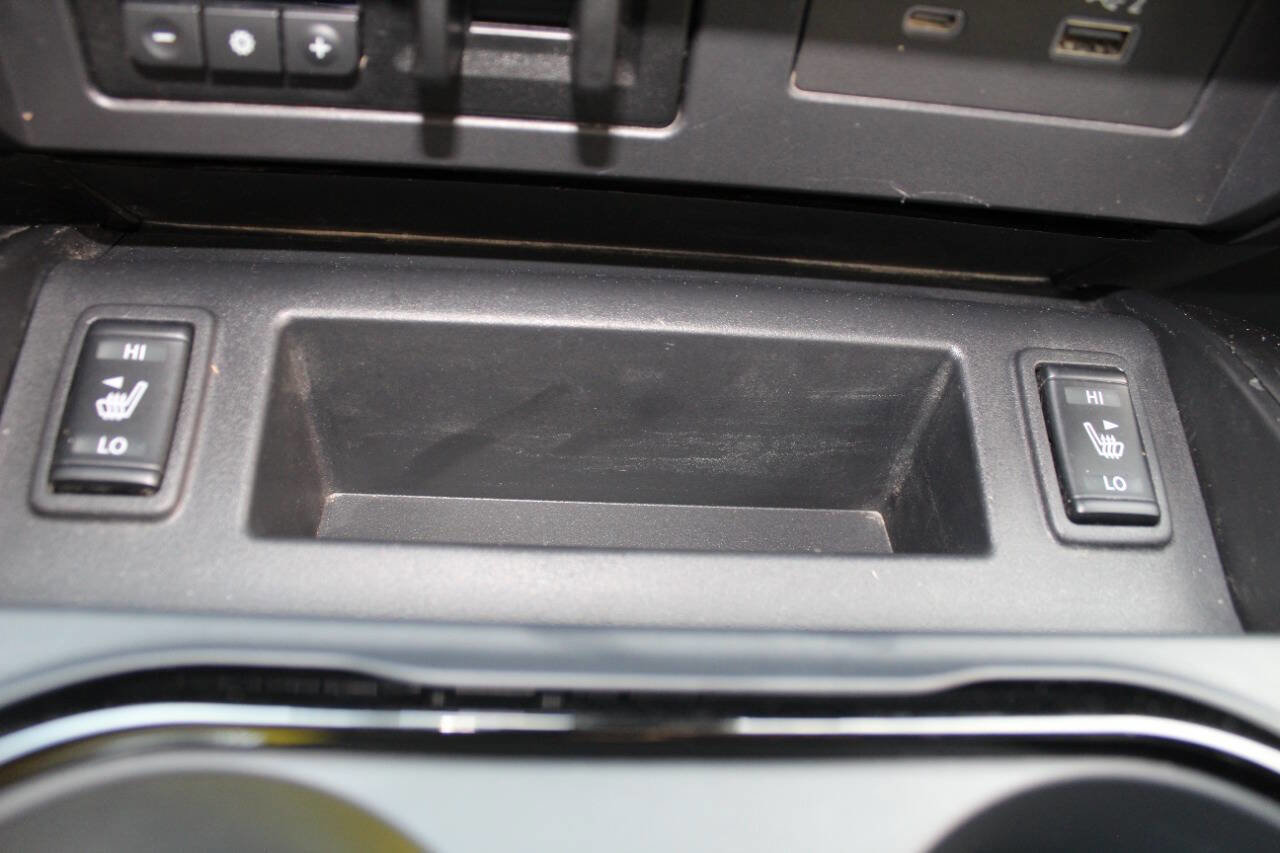 Used 2023 Nissan Titan PRO-4X w/ Pro-4x Convenience Package image 16