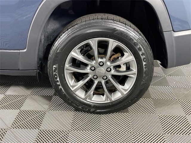 Used 2020 Jeep Cherokee Latitude Plus w/ Cold Weather Group image 30