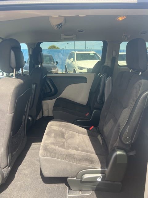 Used 2018 Dodge Grand Caravan SE w/ UConnect Hands-Free Group FWD image 25