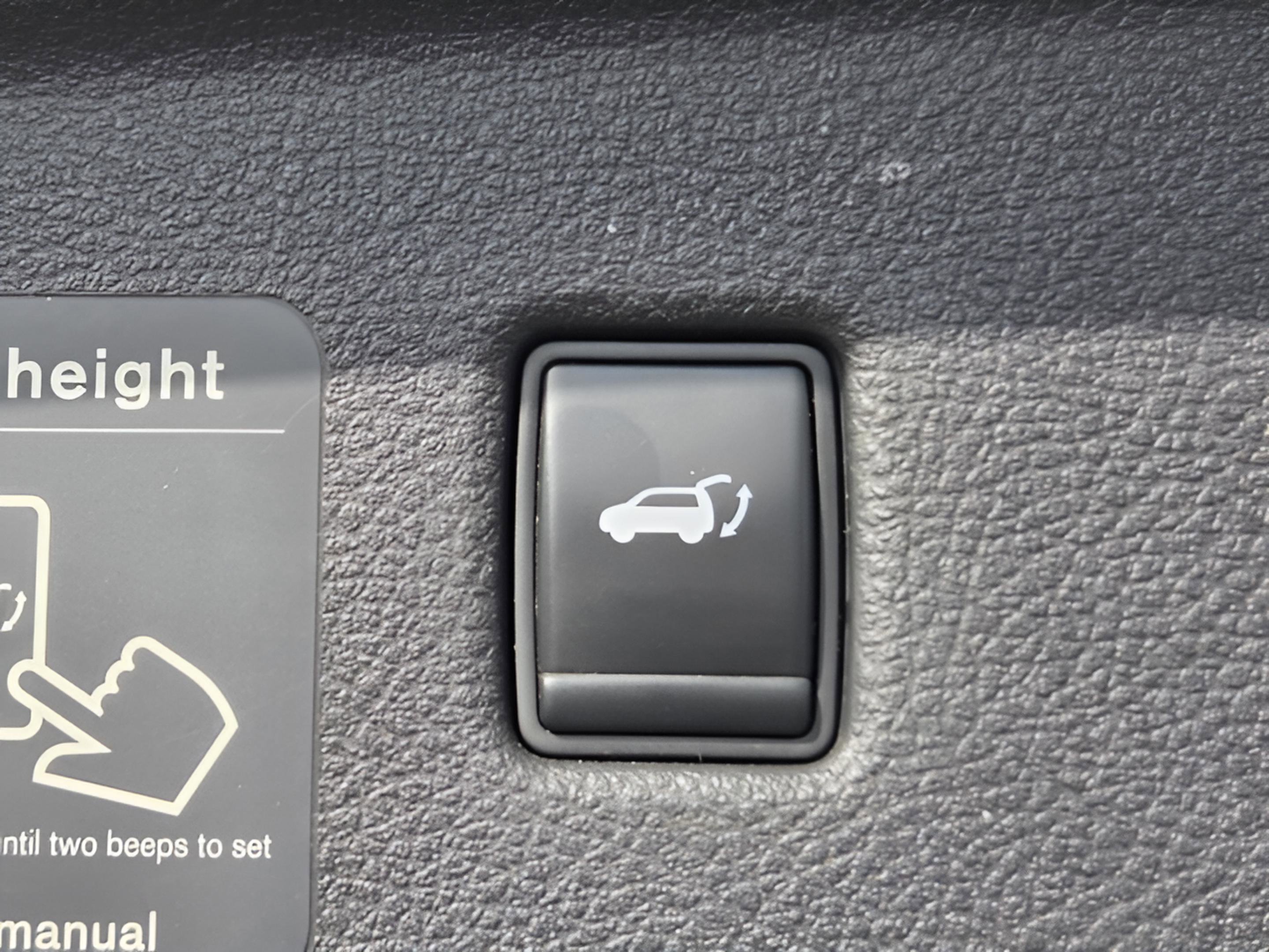 Used 2019 INFINITI QX50 Essential w/ Premium Heat Package image 35