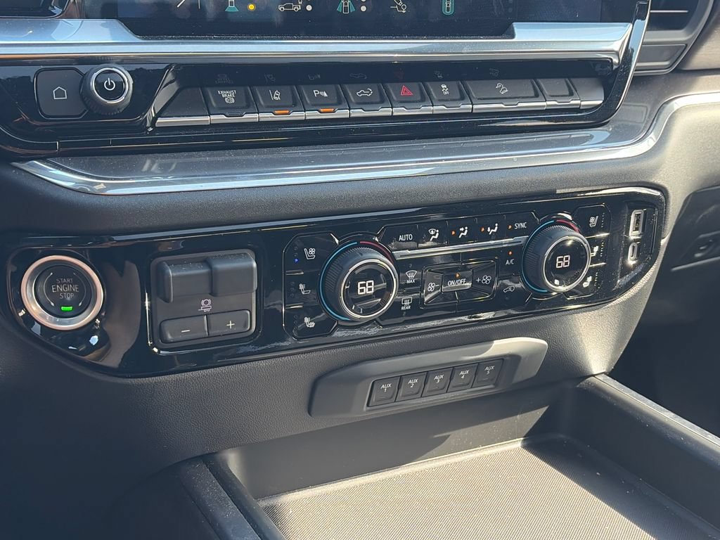 Used 2025 Chevrolet Silverado 2500 High Country w/ High Country Premium Package AWD/4WD image 26