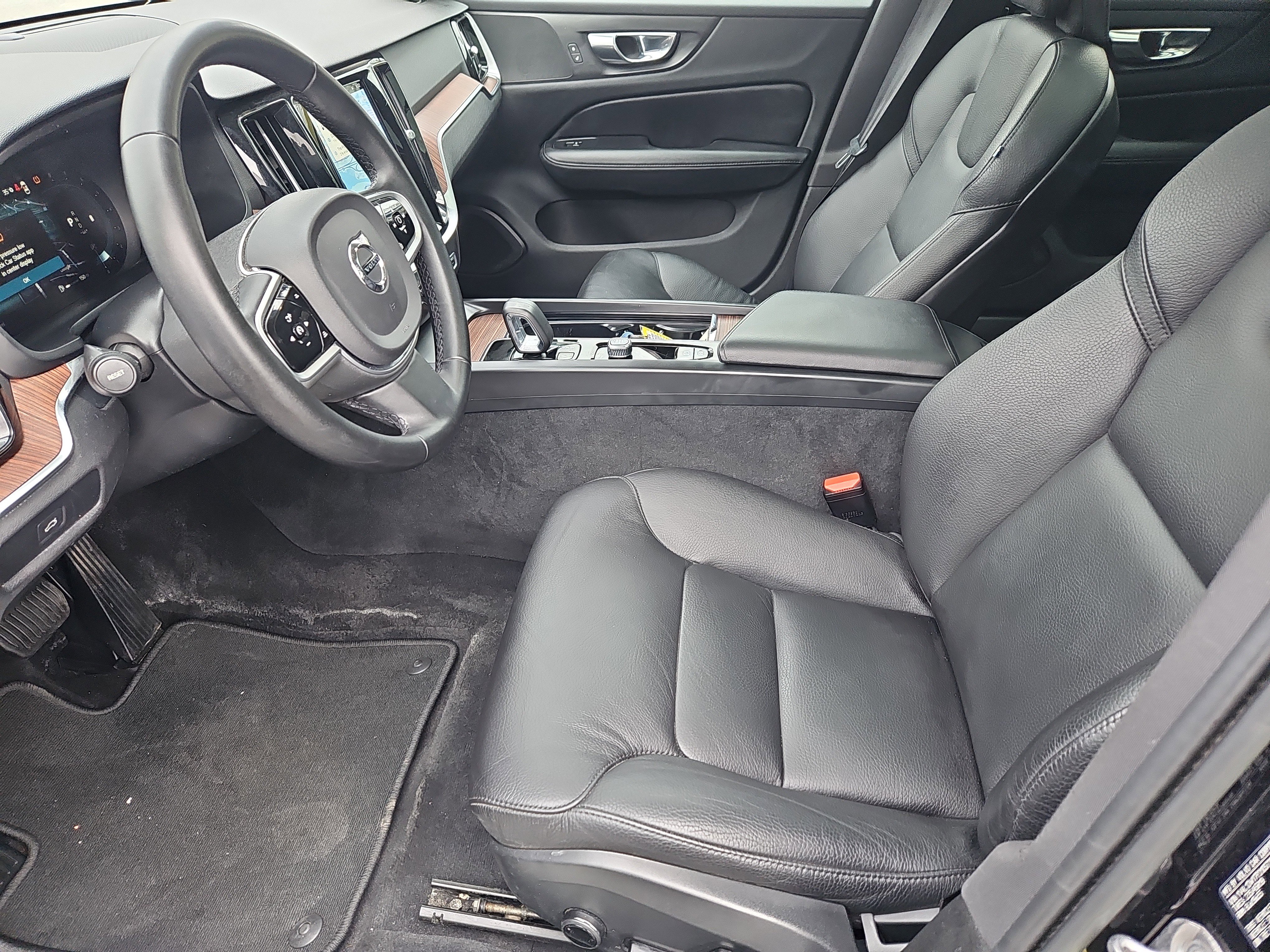 Certified 2023 Volvo V60 B5 Cross Country Plus image 30