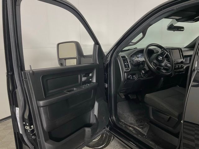 Used 2024 RAM 2500 Tradesman w/ Chrome Appearance Group image 23