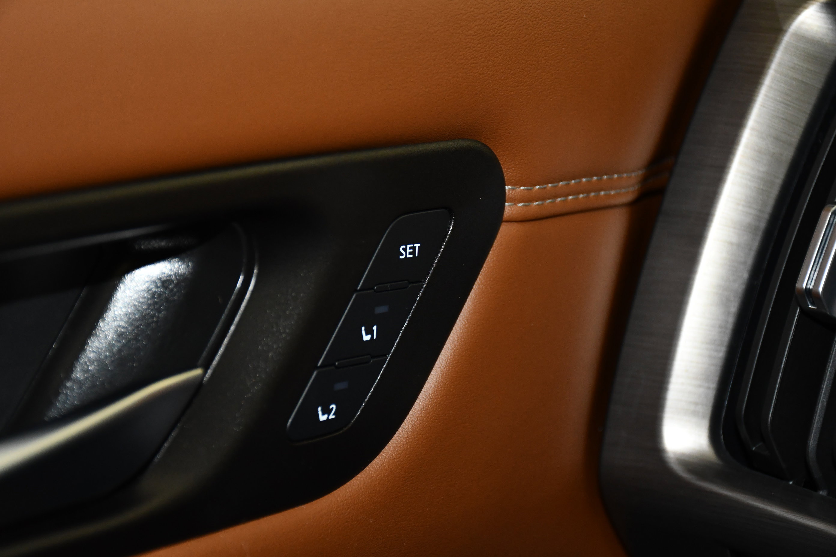 Used 2023 Nissan Pathfinder Platinum image 37