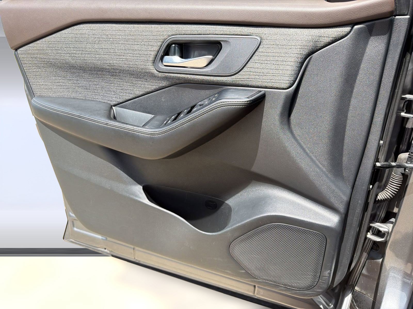 Used 2023 Nissan Rogue SV FWD image 20