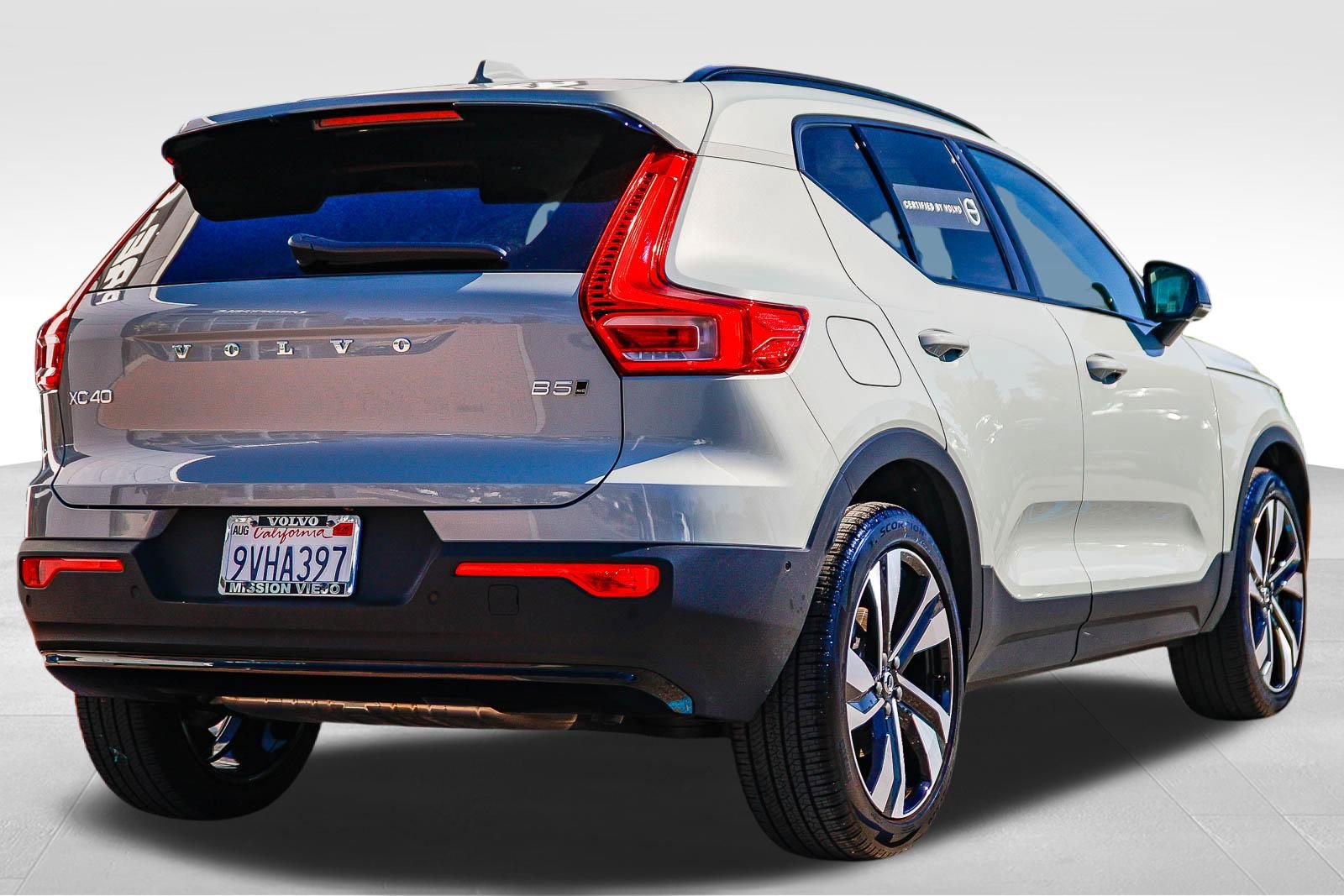 Certified 2026 Volvo XC40 B5 Ultra w/ Climate Package AWD/4WD image 7