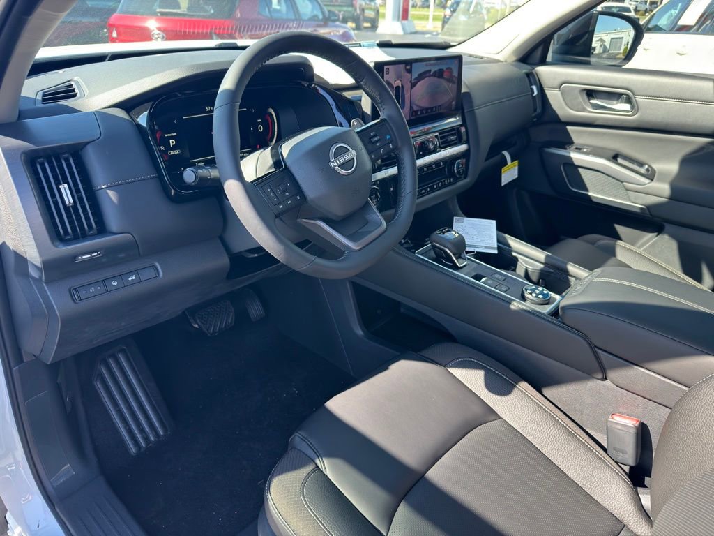 New 2026 Nissan Pathfinder SL w/ SL Premium Package image 13