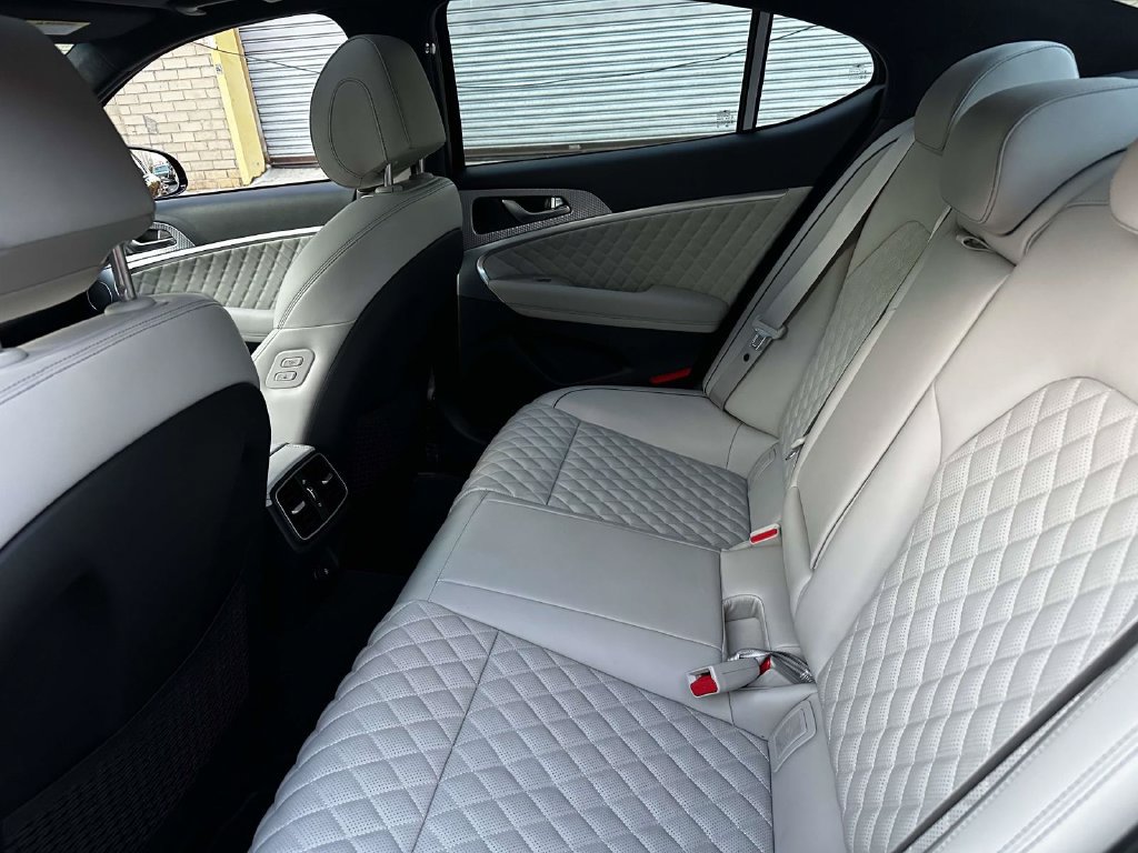 Used 2023 Genesis G70 2.0T w/ Sport Prestige Package AWD/4WD image 18