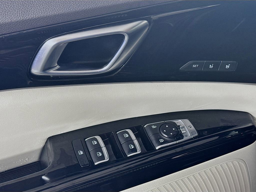 Used 2022 Kia Carnival SX image 18