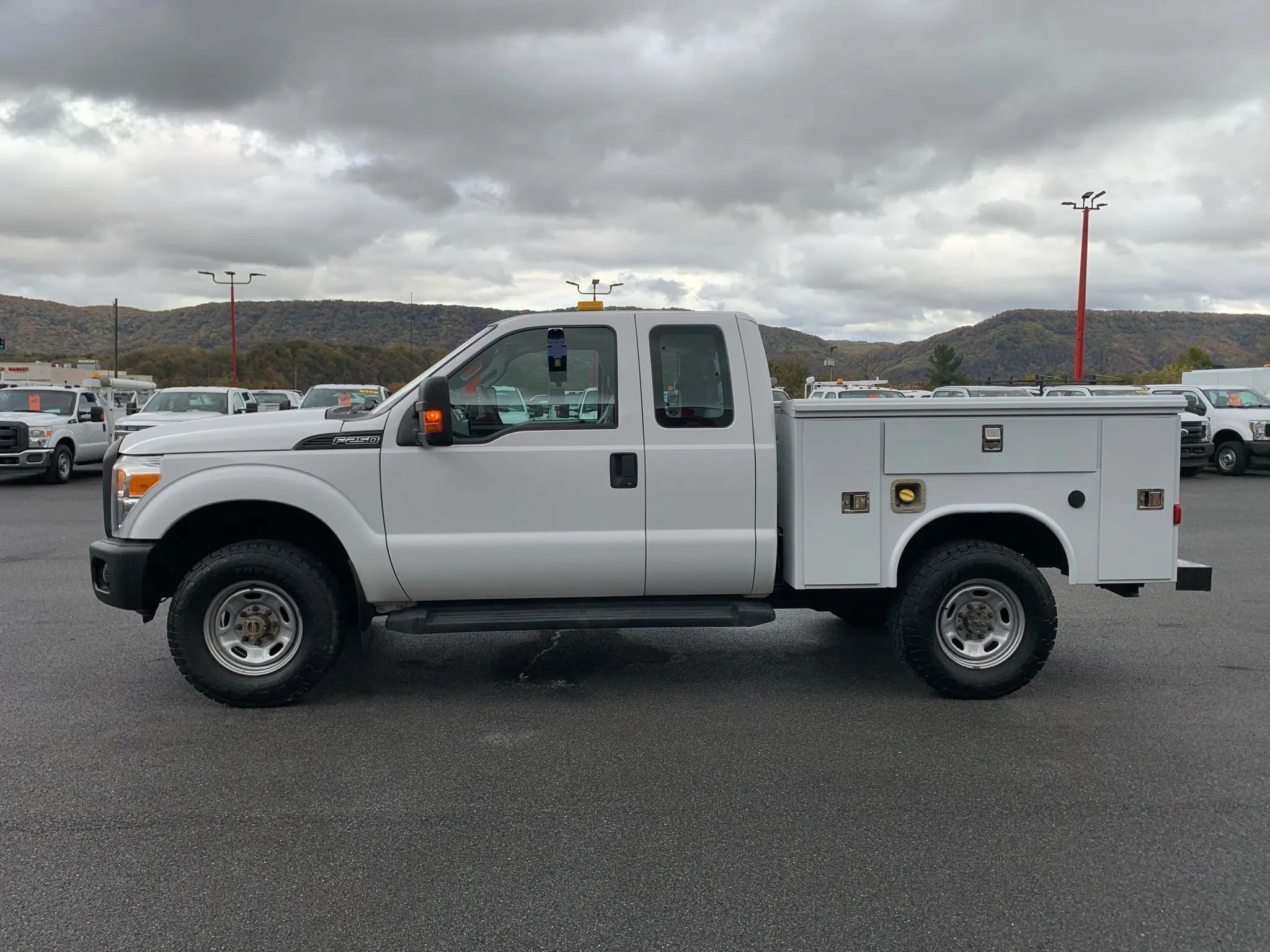Used 2015 Ford F250 XL w/ Power Equipment Group AWD/4WD image 5